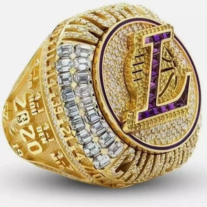 Worlds 2021 new championship rings are made of 18 karat white gold