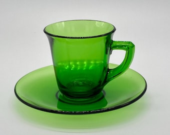 Taza y platillo Demitasse verde de Cambridge Glass