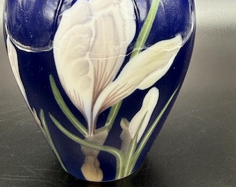 Jarrón de azafrán azul cobalto de Royal Copenhagen