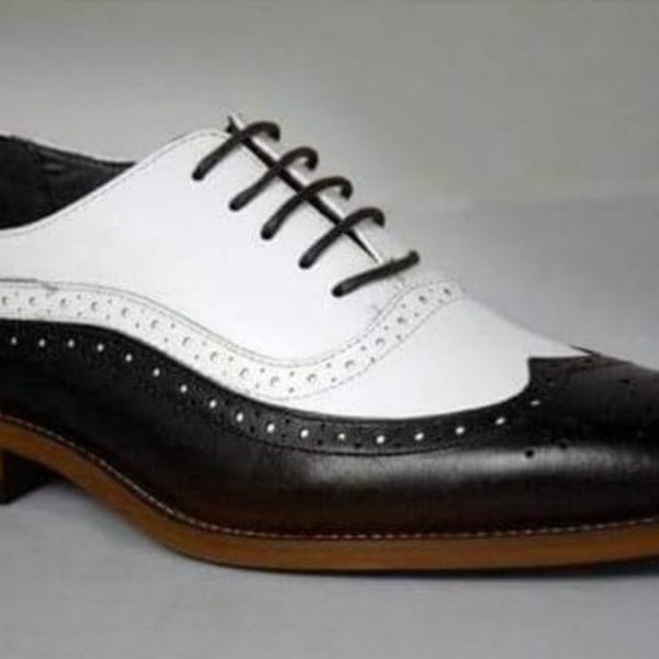 Élégant fait à la main noir et blanc en cuir véritable Wing Tip Brogue "Good Year Welted" Oxfords à lacets chaussures élégantes pour hommes