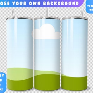 Puede incluir: Tres vasos de acero inoxidable con un fondo de cielo azul y hierba verde. Los vasos est&aacute;n en blanco y listos para ser personalizados. El texto "CHOOSE YOUR OWN BACKGROUND" y "4 TEMPLATES INCLUDED" es visible en la parte superior de la imagen. El texto "SIMPLY DRAG AND DROP!" es visible en la parte inferior de la imagen.