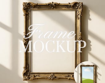 Puede incluir: Maqueta de marco de fotos dorado ornamentado con volutas decorativas. El marco rectangular presenta el texto "Frame MOCKUP" en blanco. Una imagen enmarcada más pequeña está en la esquina inferior derecha. El fondo es beige neutro.