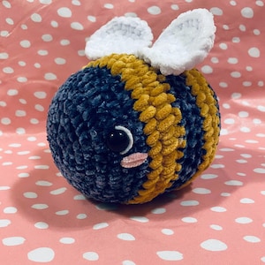 Crochet Betty Blue Bumble Bee Amigurumi PDF Download Pattern