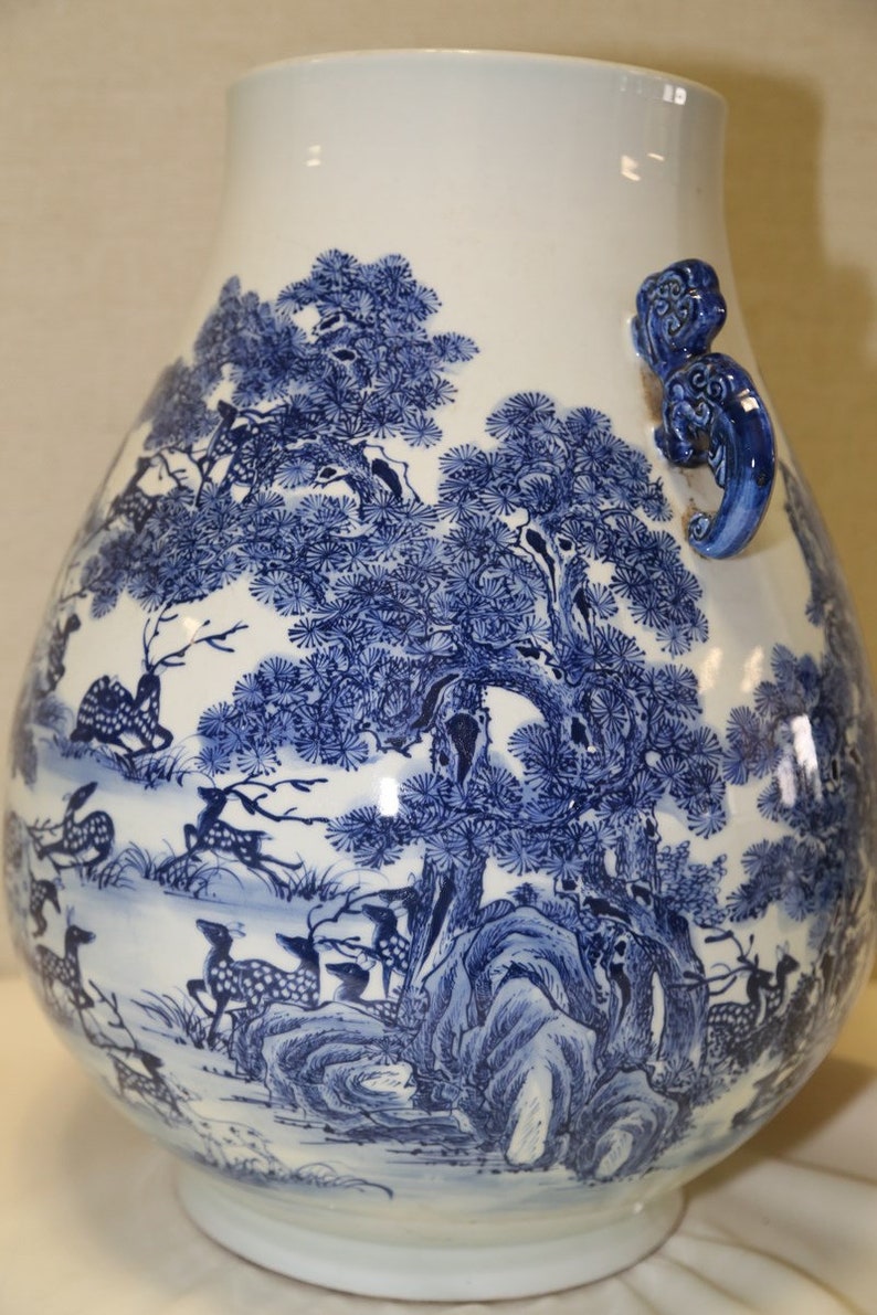 A Blue and White Hundred Deer HU Vase, 19th Century, H 49cm image 8