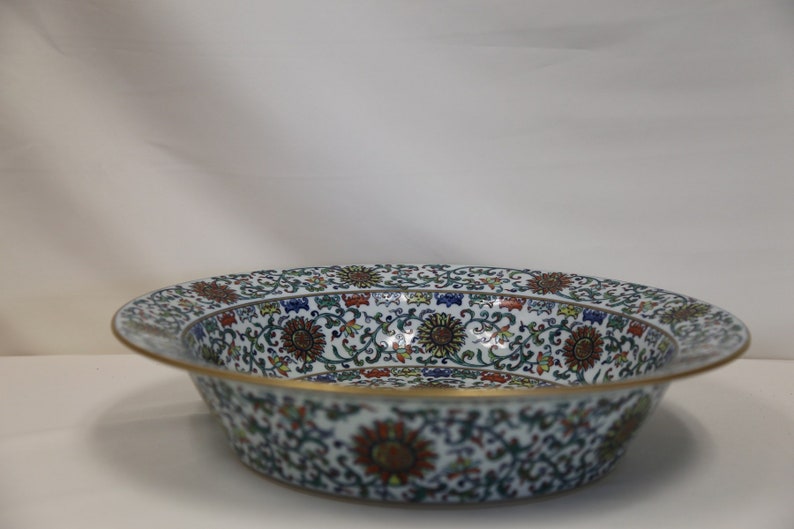 A Large Doucai Gilt Porcelain Washbowl, Qianglong Mark image 8