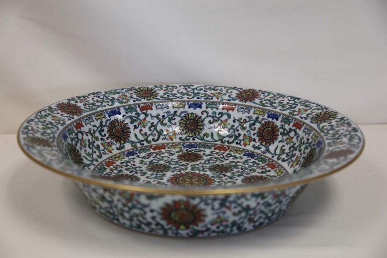 A Large Doucai Gilt Porcelain Washbowl, Qianglong Mark image 10