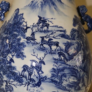 A Blue and White Hundred Deer HU Vase, 19th Century, H 49cm image 5