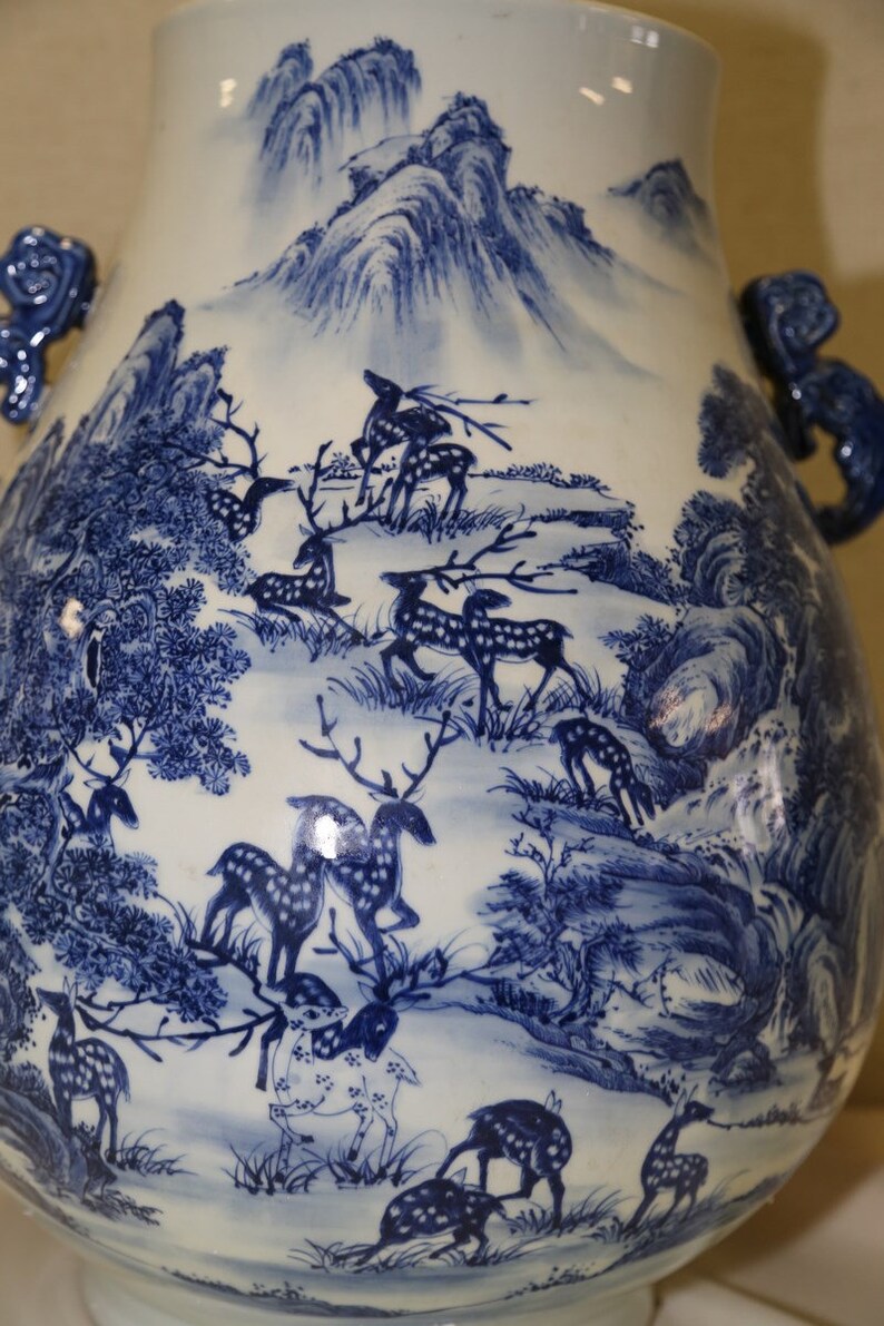 A Blue and White Hundred Deer HU Vase, 19th Century, H 49cm image 5