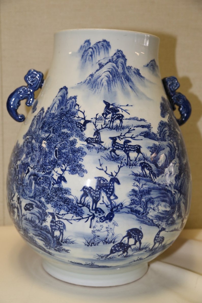 A Blue and White Hundred Deer HU Vase, 19th Century, H 49cm image 6