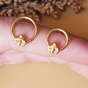 Implant Grade Titanium 16G 8mm/10mm Bee Hinged Clicker Hoop | Gold Bee Segment Ring | Daith Cartilage Earrings|Hinged Septum Clicker