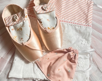 Torkplatta för pointesko *lavendeldoftande. Blommigt tyg med ränder till pointesko. Berlocker till pointesko.