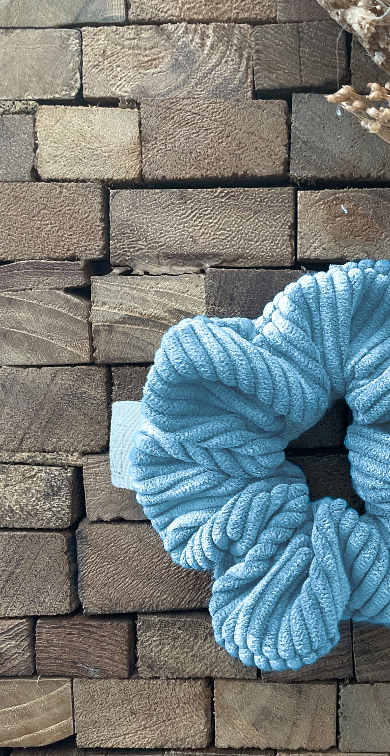 Chouchou cheveux scrunchie velours côtelé bleu ciel imagem 10