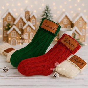 Personalisierter Weihnachtsstrumpf gestrickt: Personalisierter Lederaufnäher mit Gravur