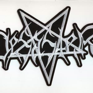 Desastre - Parche trasero con logotipo blanco