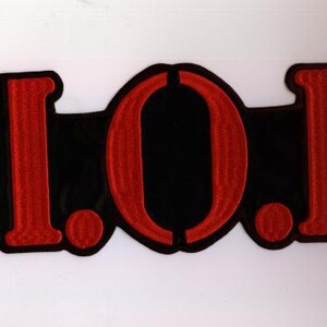 M.O.D. - Röd logotyp på baksidan