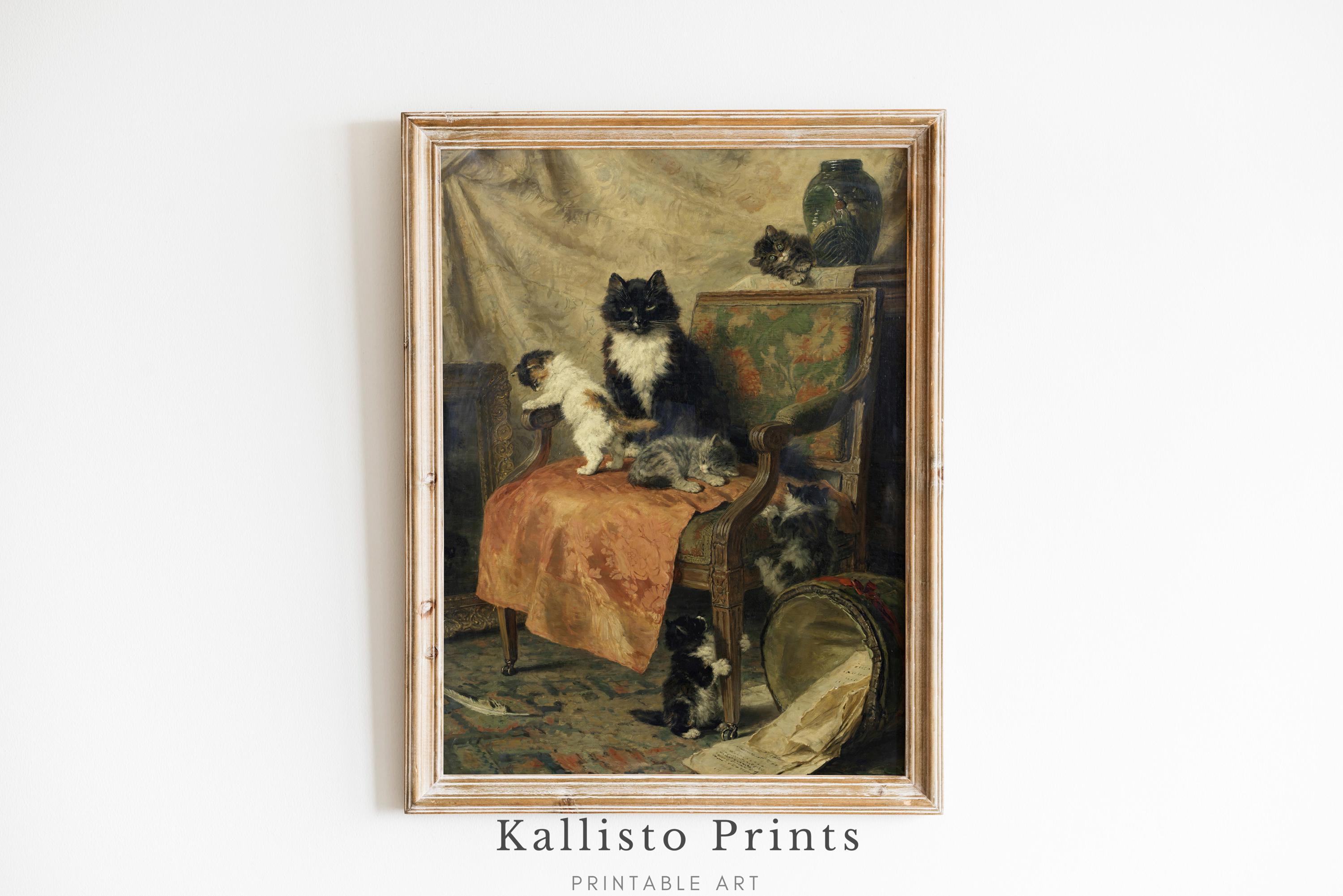 ヴィンテージチェアの上の遊び心のある子猫のアート | 素朴な猫の