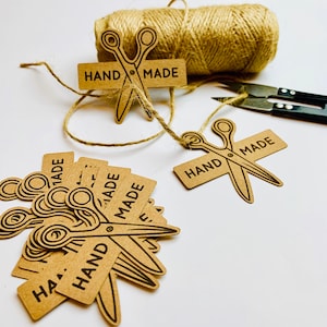 Etiquetas Kraft hechas a mano, tijeras, etiquetas hechas a mano, 18 piezas de etiquetas de regalo hechas a mano de papel Kraft, etiquetas de papel marrón, etiquetas Kraft, etiquetas hechas a mano