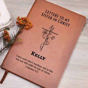 Diario de cartas a mi hermana en Cristo, diario de cuero personalizado con nombre y versículo bíblico, cuaderno con cruz de flores, regalos de bautismo cristiano