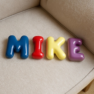Letras de cerámica de colores: letreros personalizados para habitaciones infantiles, bodas y regalos.