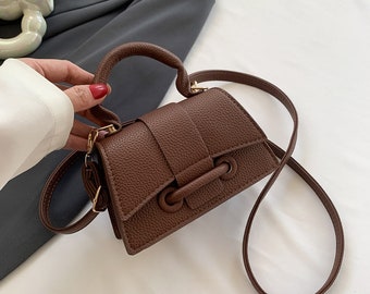 2023 Zomer Nieuwe Mode Eenvoudige Tas Vrouwen Effen Kleur Westerse Stijl Mode Schoudertas Eenvoudige Crossbody Kleine Vierkante Tas