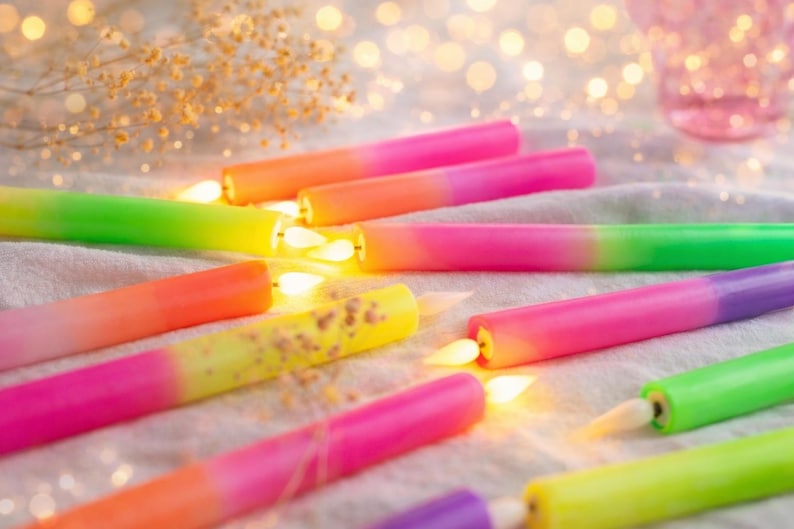 Neon dip dye LED kaarsen set van 2 – kleurrijke fluor decoratie kaarsen op batterij – moderne interieur woondecoratie bild 2
