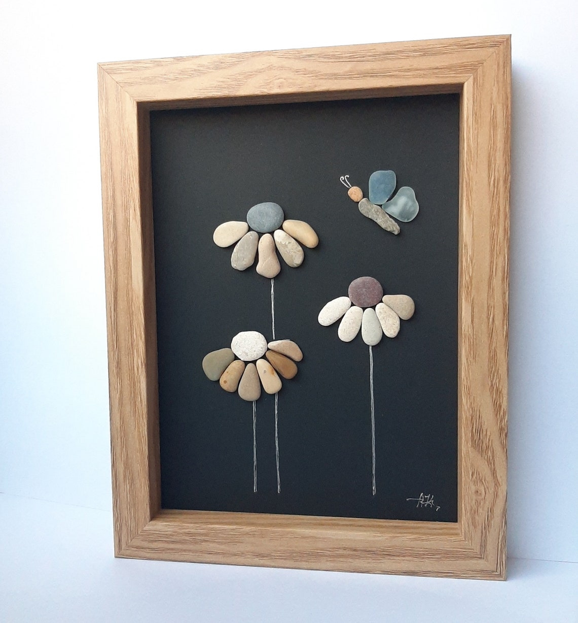 Stunning Shell And Pebble Rim Ornament image