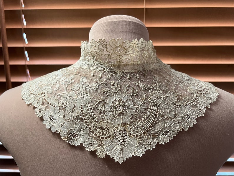 Antique Point De Gaze Lace Collar image 3