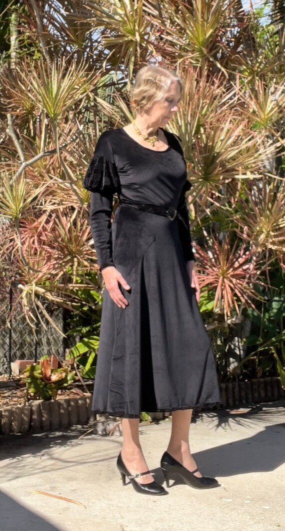 Vintage Style black velvet Lycra holiday dress