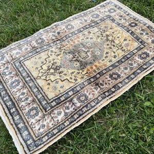 Handmade Turkish Oushak Rug: 2x3 Vintage Wool Farmhouse Decor