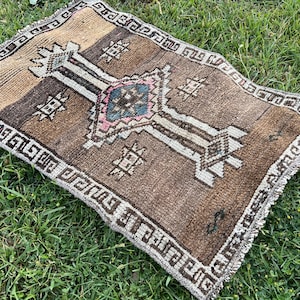 Turkish Oushak Wool Rug 2x3: Vintage Farmhouse Decor