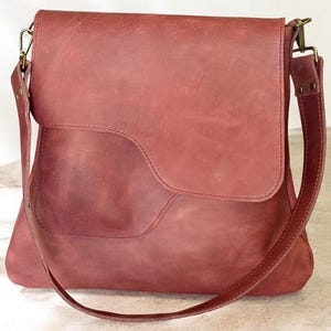 Bolso bandolera o tipo cartera de hombro de piel auténtica de grano completo color burdeos del Medio Oeste