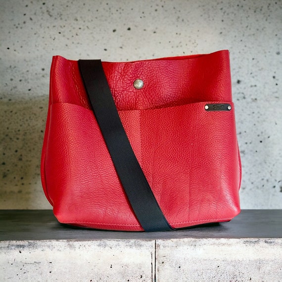 Full Grain Real Leather Authentic Red Tomato Super Stevie Crossbody or Shoulder Bag Purse