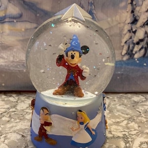 Disneystore Mickey Mouse Wizard Snowglobe