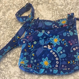 Disney Parks Dreaming of Mickey zip Crossbody bag