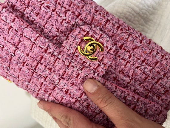 Vintage Chanel Tweed Pink Flap Bag with Gold Hard… - image 2