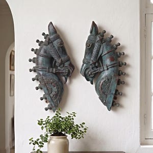 Wanddeko Pferdekopf aus Holz | Geschnitzte Pferdekopf-Wandkonsole | Antike indische Volkskunst-Skulptur | Haveli-Wohndekoration