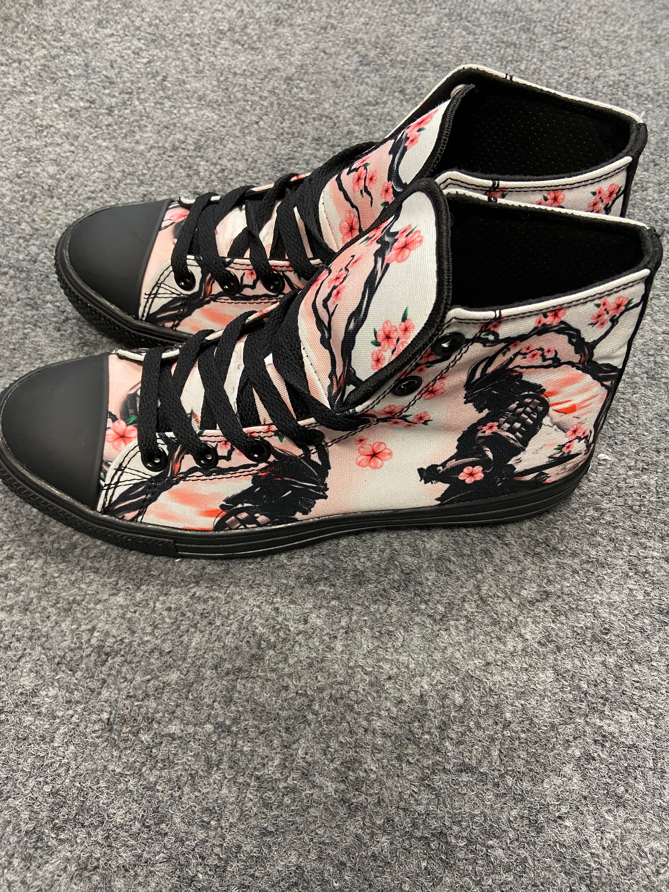 RAAD Sneakers Damen High Top Größe 6.5. NWOB