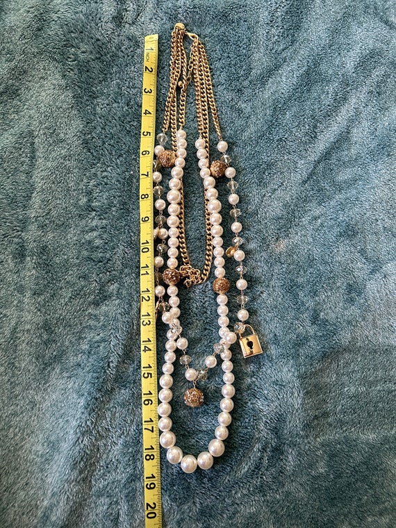 Charming Designed with Perl and Golden tone Chain… - image 4