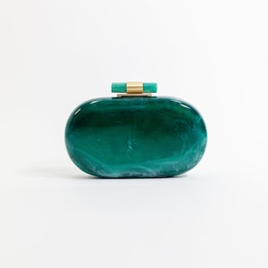 Ethereal Capsule Evening Clutch Emerald Green Modern Acrylic Clutch with Brass Details for Weddings & Events Elegant Gift for Her Bild 3