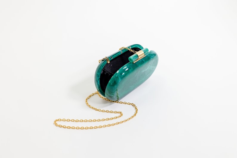 Ethereal Capsule Evening Clutch Emerald Green Modern Acrylic Clutch with Brass Details for Weddings & Events Elegant Gift for Her Bild 4