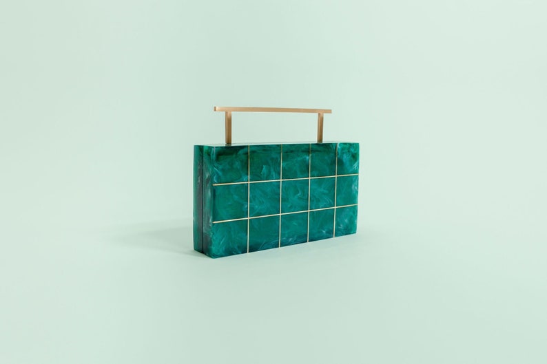 Kristallijne clutch in jadegroen luxe handgemaakte avondtasje Elegante acryl bruiloft en feestkoppeling Uniek cadeau Cadeau voor haar afbeelding 2