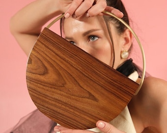 Embrague de halo de madera hecho a mano con mango de latón / bolso bandolera semicírculo moderno / bolso clutch de noche único / regalo perfecto para ella