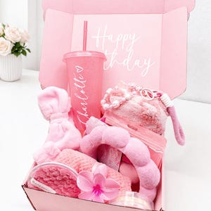 Personalized Pink Hamper Gift Box 26 items, Self Care Package, Birthday Gift for Girls, Teen Girl Gift, Birthday Hamper, Spa Gift Set