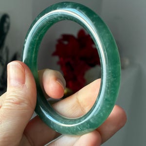 54 mm Natürlicher High Grade Old Pit Typ A Icy &quot;Oily&quot; bläulich-grüner Jadeit Jade Guatemala Armreif | Hand geschnitztes zertifiziertes Jadeit Armband