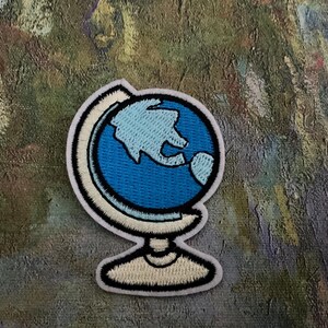Earth Patch, Globe Embroidery Patch Iron-On or Sew-On Accessory for Clothing and Bags Badge Applique