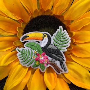 Toucan Embroidered Patch, Embroidered Iron On Patches, applique, crafts, jacket, mask, clothing, DIY, motif, animal, wild bird