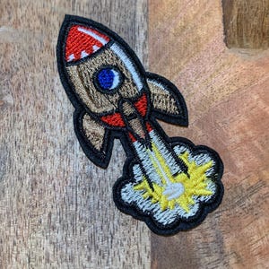 Rocket PATCH, Rocket Ship Iron-On Patch for Space Enthusiasts and Adventurers, Embroidery Iron On or Sew On Patch, Space Shuttle, IRON ON