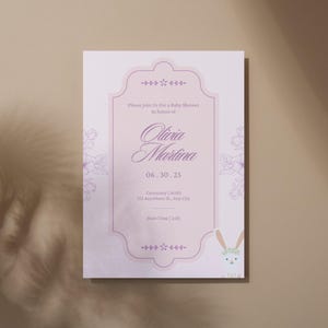 Convite minimalista para chá de bebê rosa com coelho adorável – Modelo editável do Canva – Comemore a nova vida com um design elegante e moderno