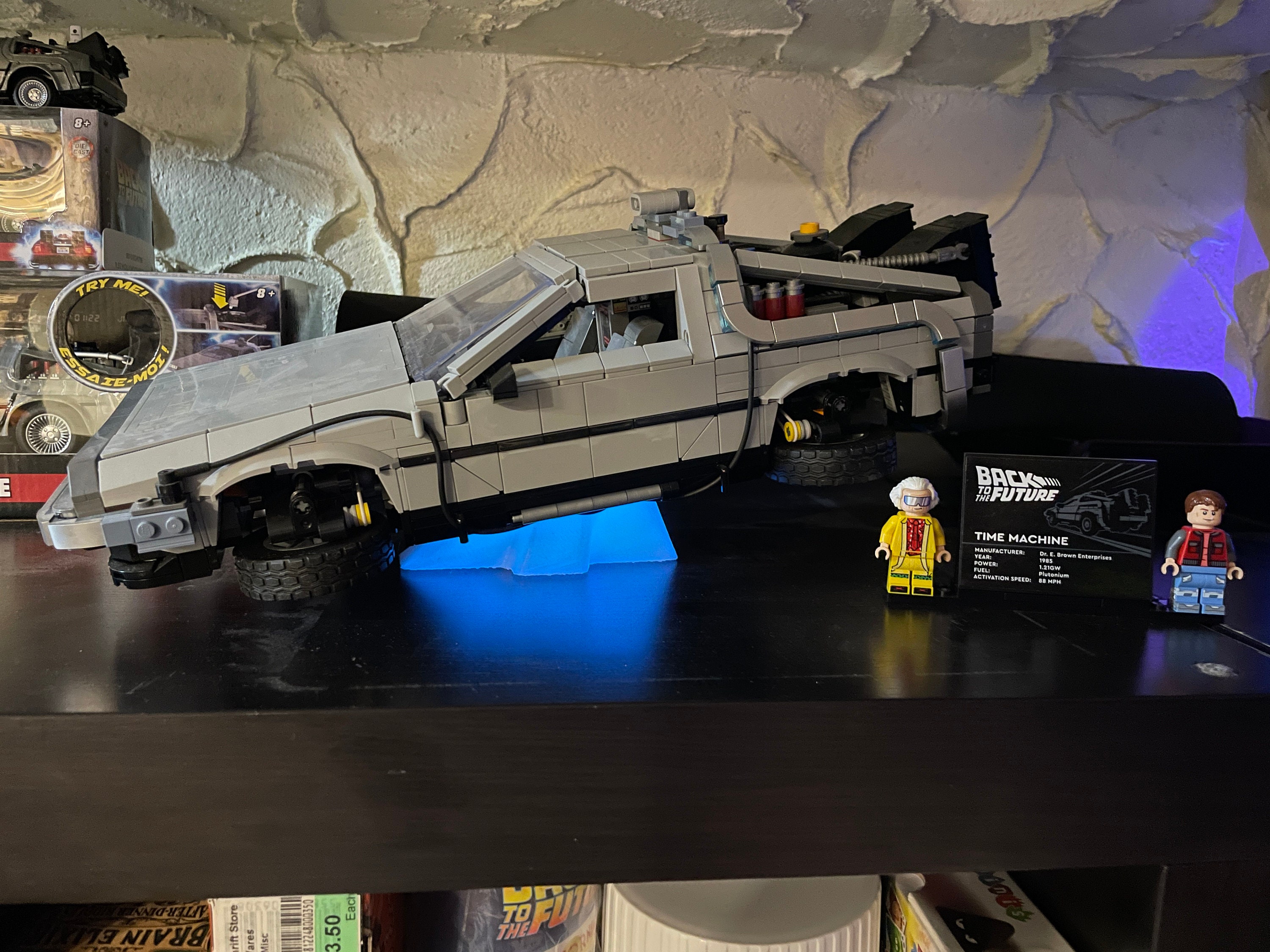 Lego Back to the Future Delorean Stand 10300. 