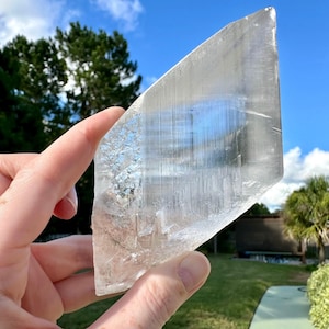 Muestra de cristal de selenita de Naica: ventana de lámina arcoíris, yeso